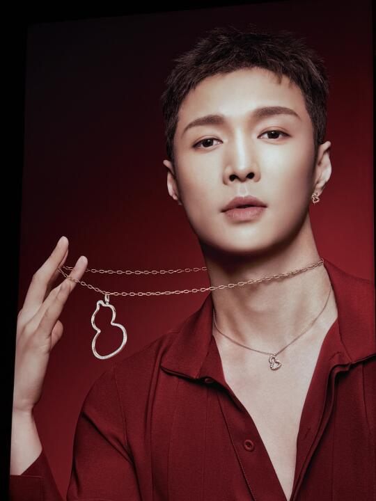 非粉，路过都震的颜值...