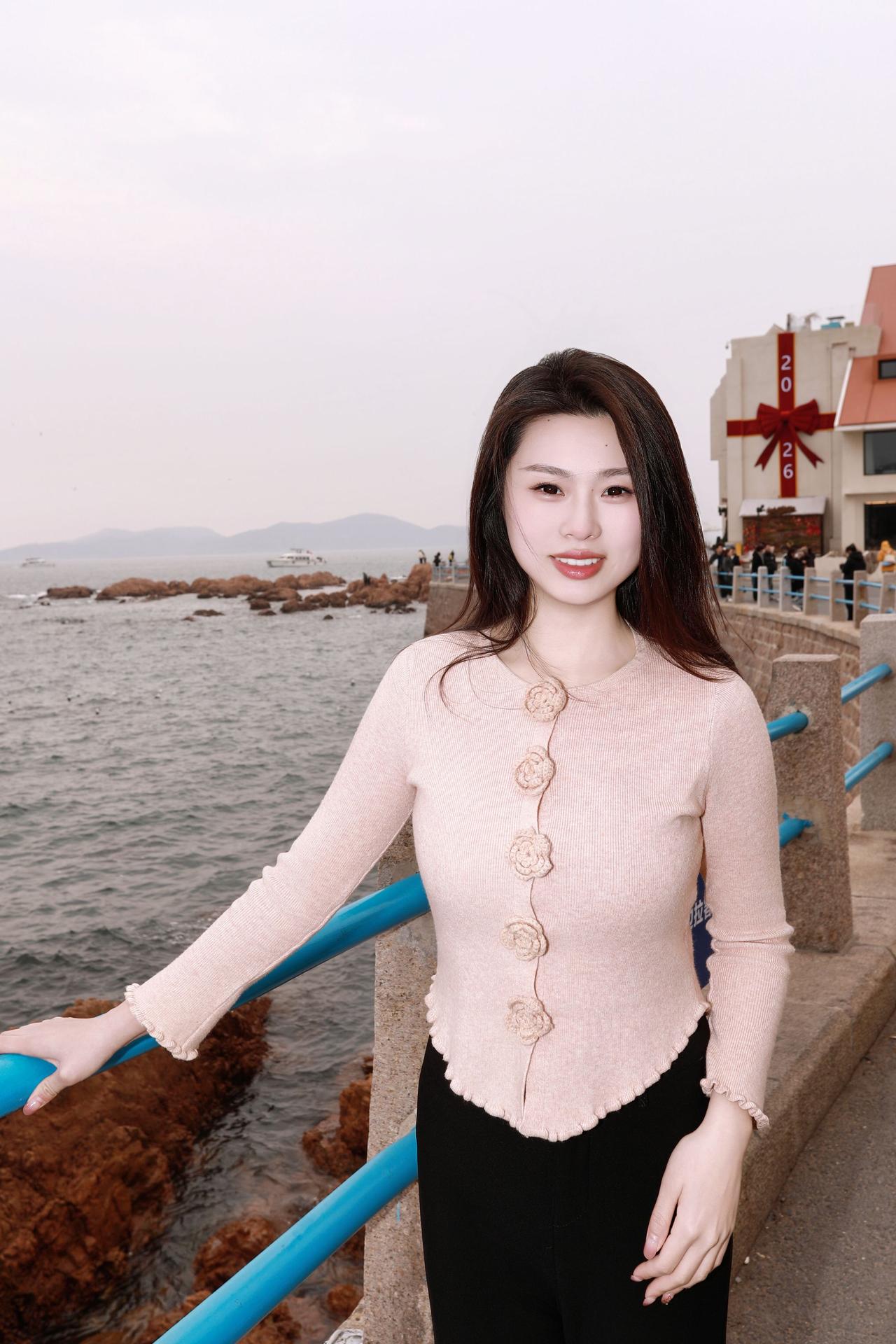 人像摄影约拍跟拍海边甜妹穿搭 海边白色系穿搭 我镜头里的美女原创摄影