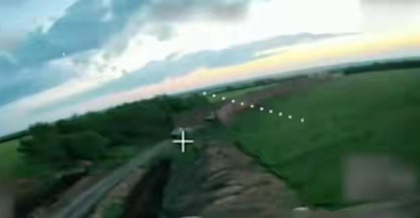 在顿巴斯中线的波克罗夫斯克，即红军城方向，一场决定性战役正激烈上演。俄军中央集群