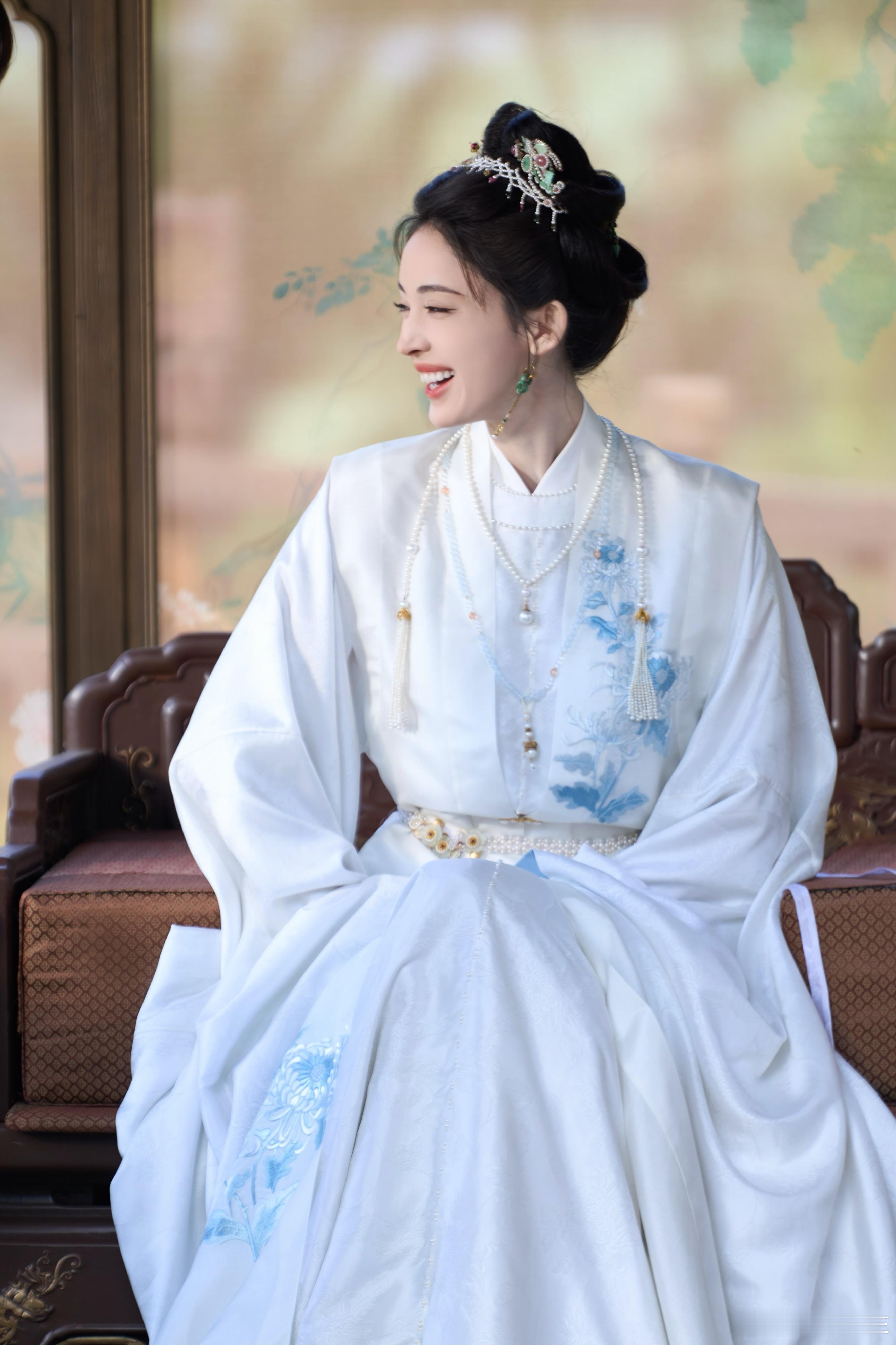 玉茗茶骨好会拍娜扎 娜扎把角色演活了！颜值在线演技亮眼，镜头里的她气场全开，让人