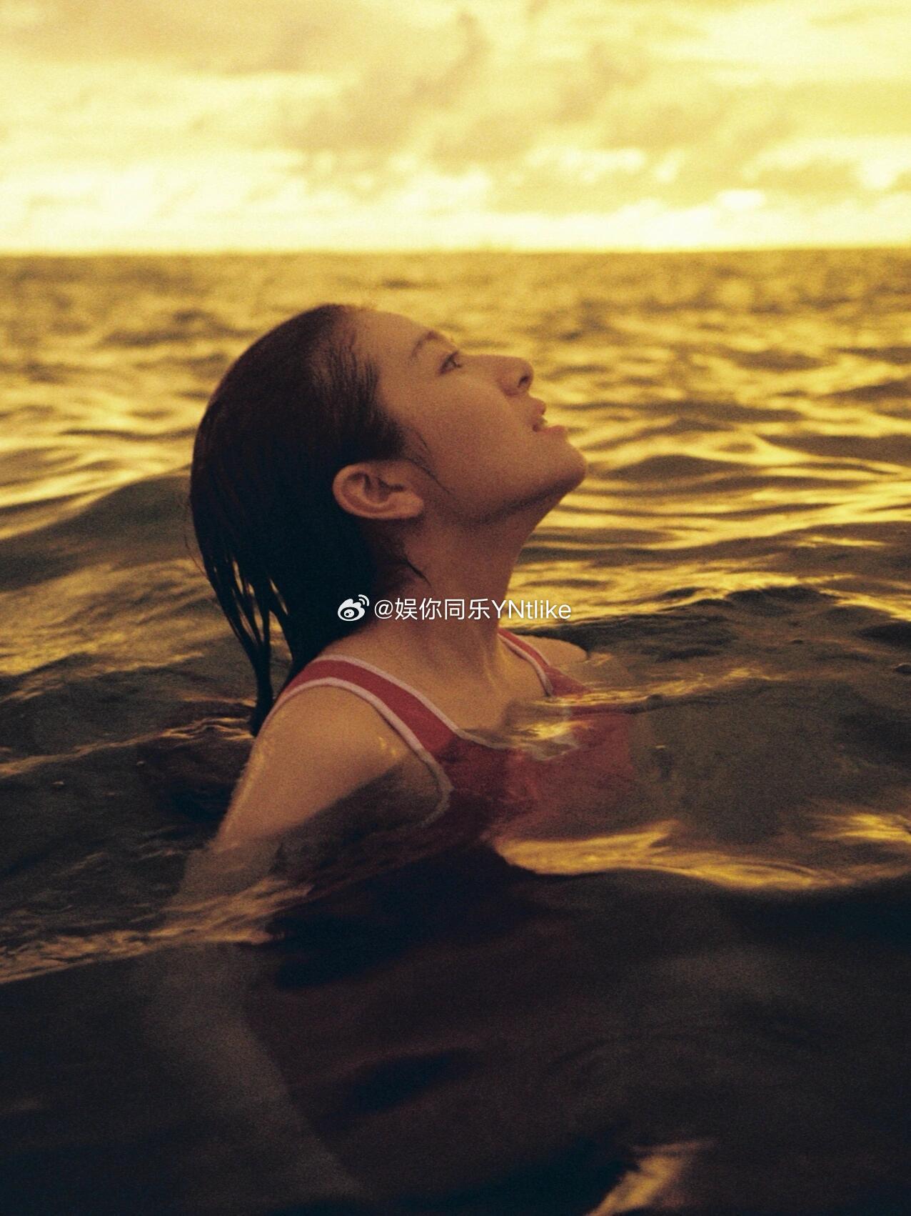 李兰迪李兰迪直播出场 小镇上来了位女作家李兰迪