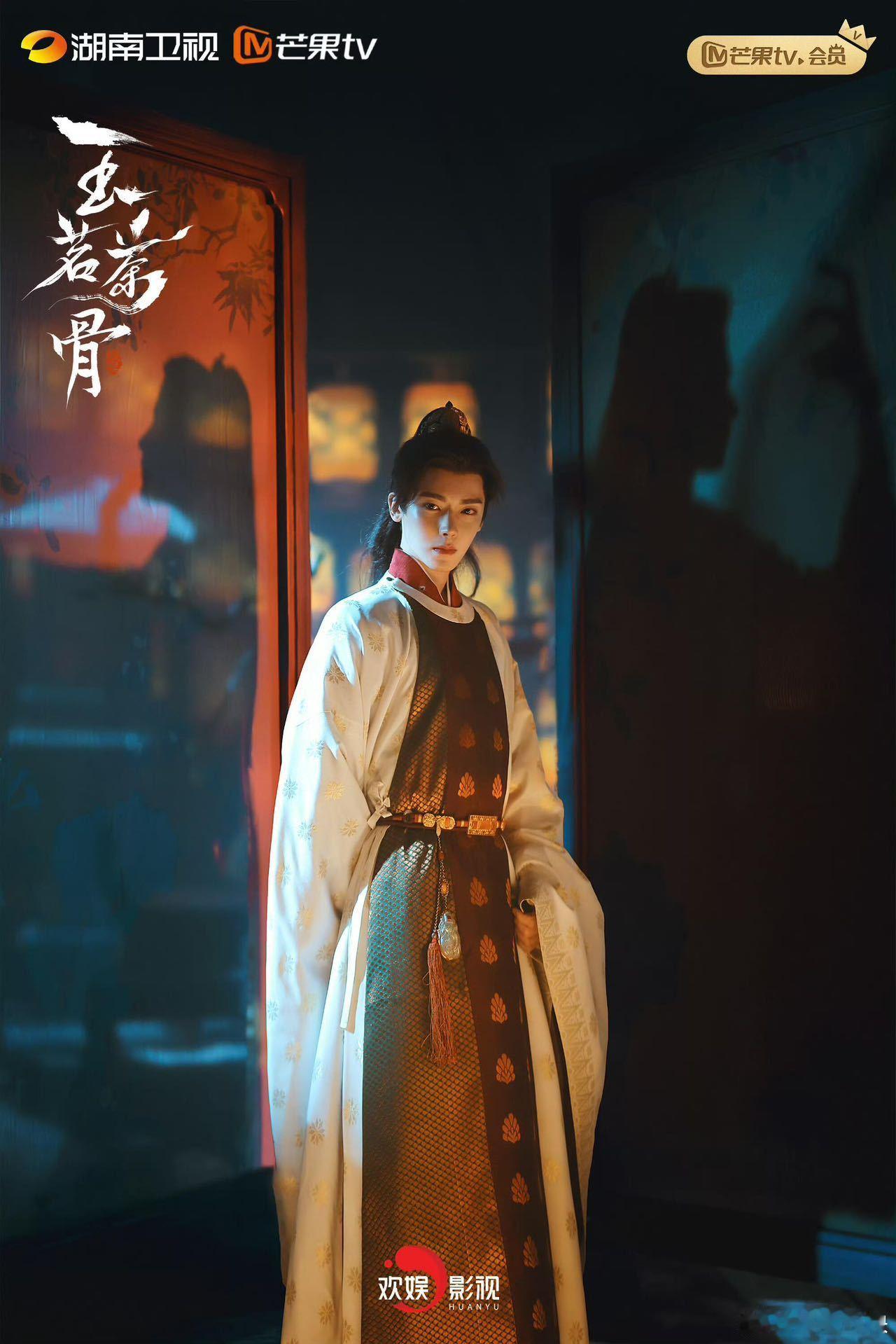 侯明昊这段完播率100%陆江来这段打戏真的绝了！剑起发丝扬，招招行云流水，把武侠