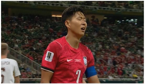 孙兴慜“尴尬了”！随着韩国队2：1捷克，虽然球队取胜了，队长孙兴慜成为了韩国队最