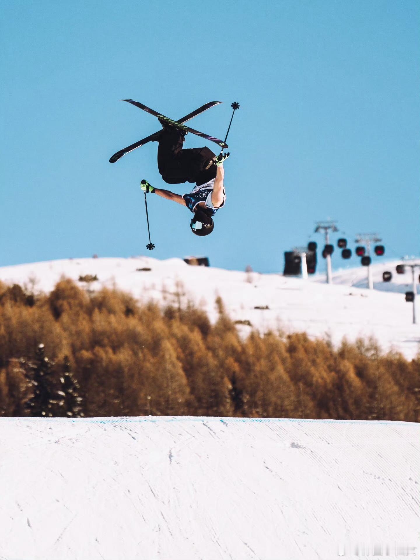 芬兰选手穿无袖背心出战冬奥实属佩服！零下低温+无袖背心出战冬奥，芬兰选手库拉·科