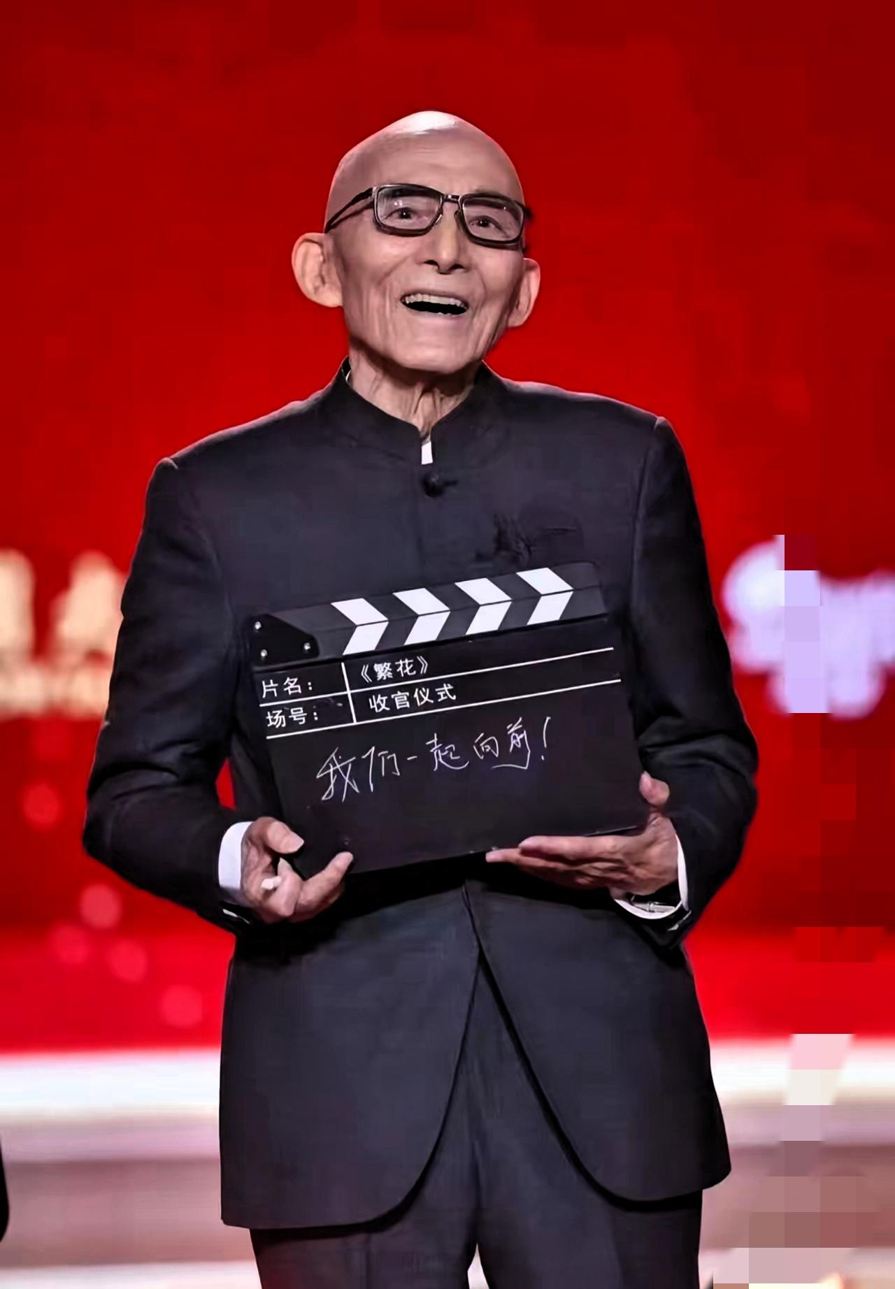 王家卫一句“游本昌不是省油的灯”，最近让不少人误会了。

不是耍大牌，而是90岁