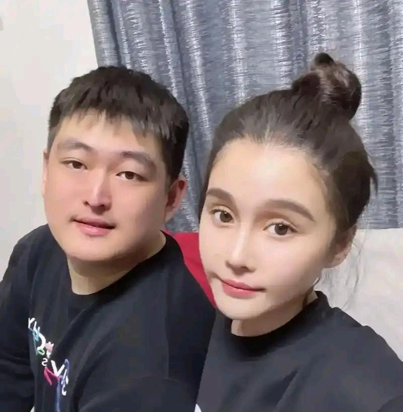 近日，有关赵本山女儿球球与哥哥之间“争财产”的传闻在网络上引发热议。面对外界的猜