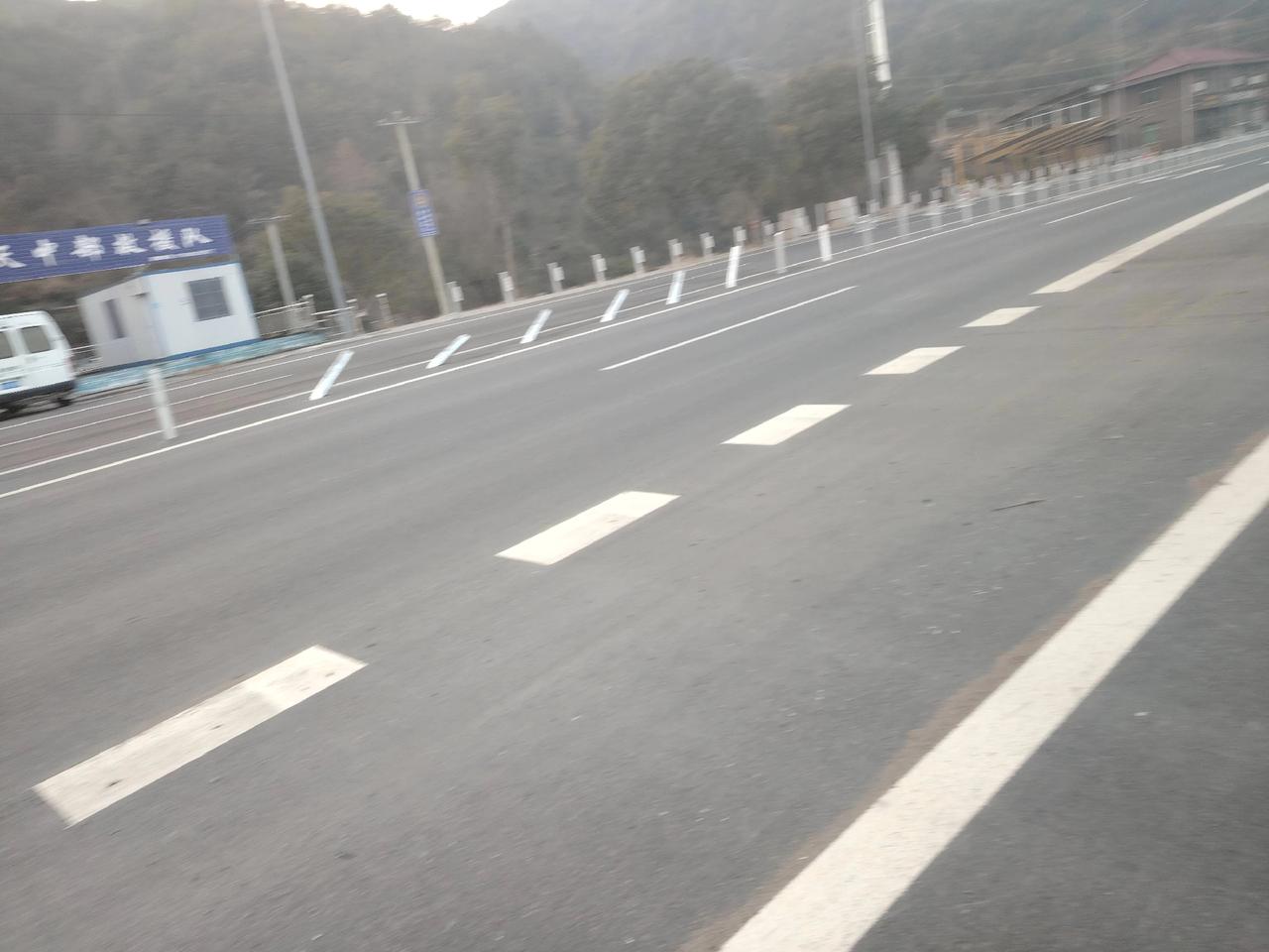 为什么我们中国如今这么强大了，但世界上一些名不经传的小国家仍然敢在我们面前舞枪弄