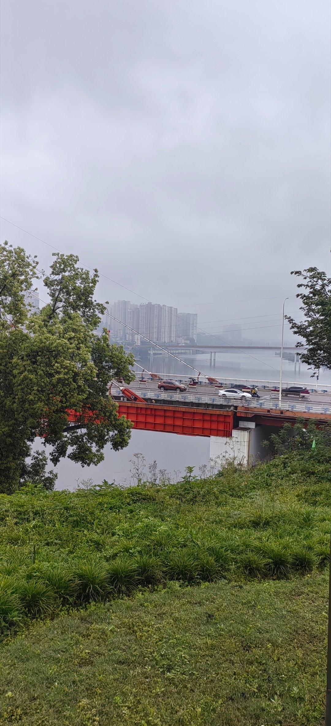 绵绵小雨已经下了一天了 ​​​