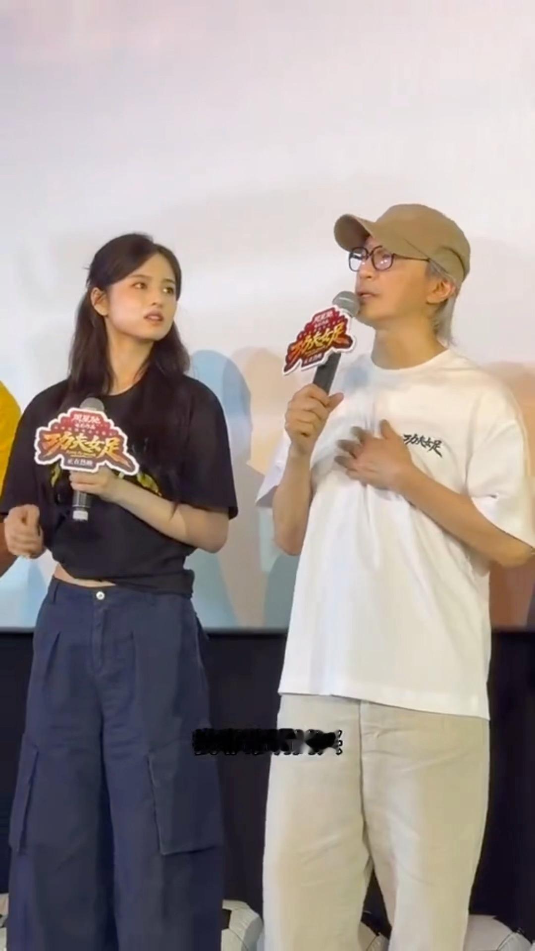 周星驰曝选中星女郎雪野的原因周星驰分享选到星女郎雪野的过程周星驰路演现场聊起发掘