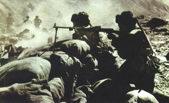 1962年，山南军分区副司令郭志显下了道奇怪的命令：将一周前埋下的印军挖出来，找