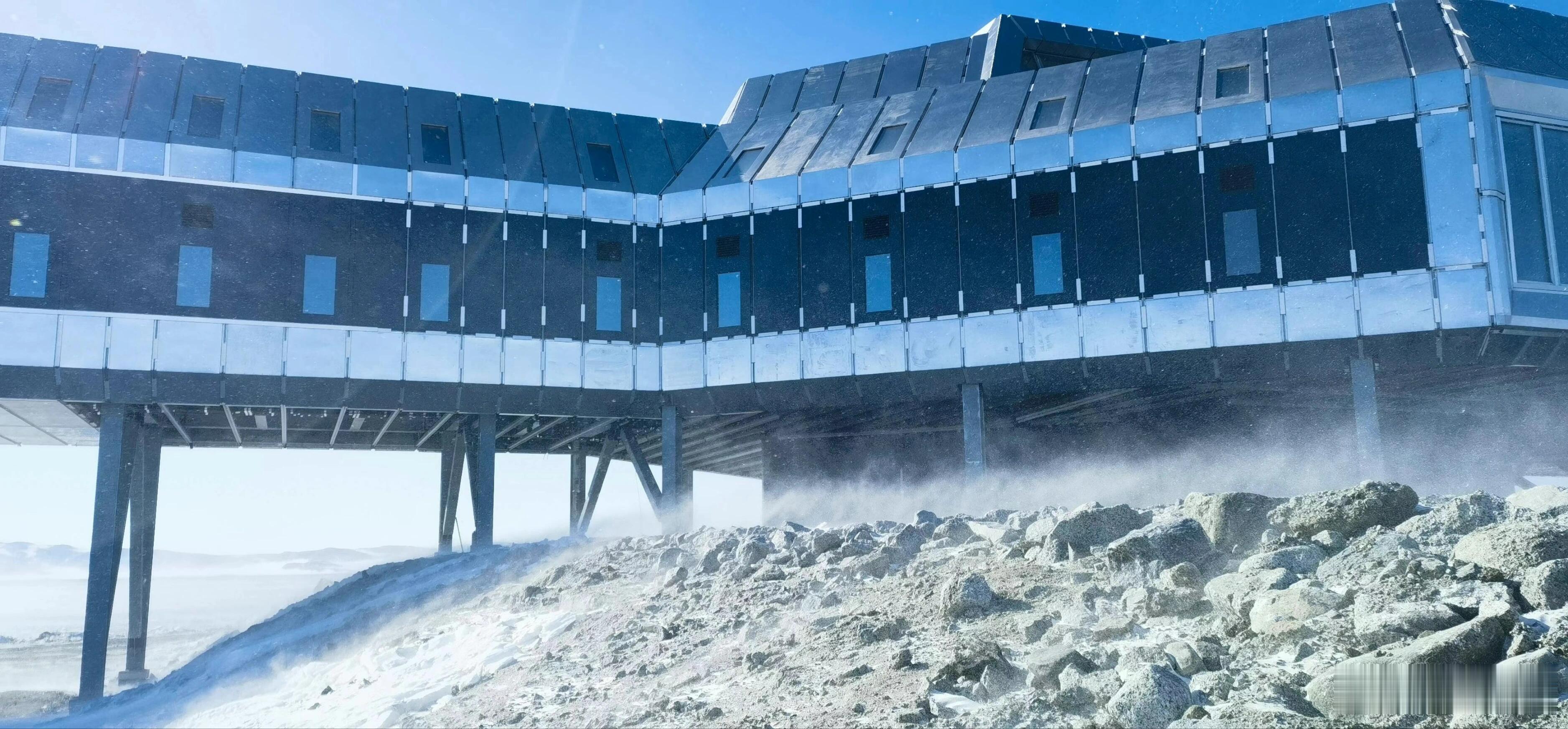 国产机械抗冻buff叠满 谁看了不热血沸腾！零下 40 度南极秒启动，破雪除冰从