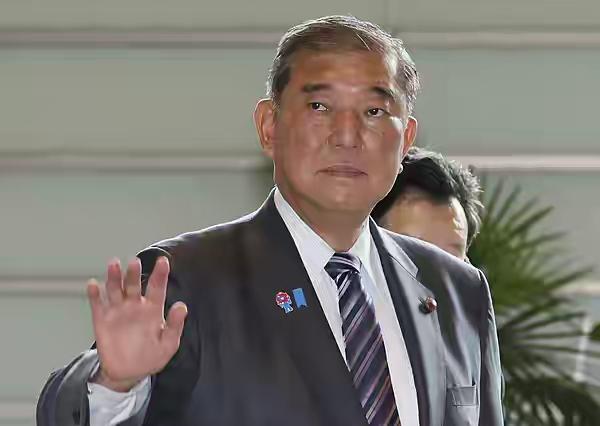 石破茂卸任前要做最后一搏，
要与日本的右翼军国主义势力摊牌，
要在卸任前恢复被删