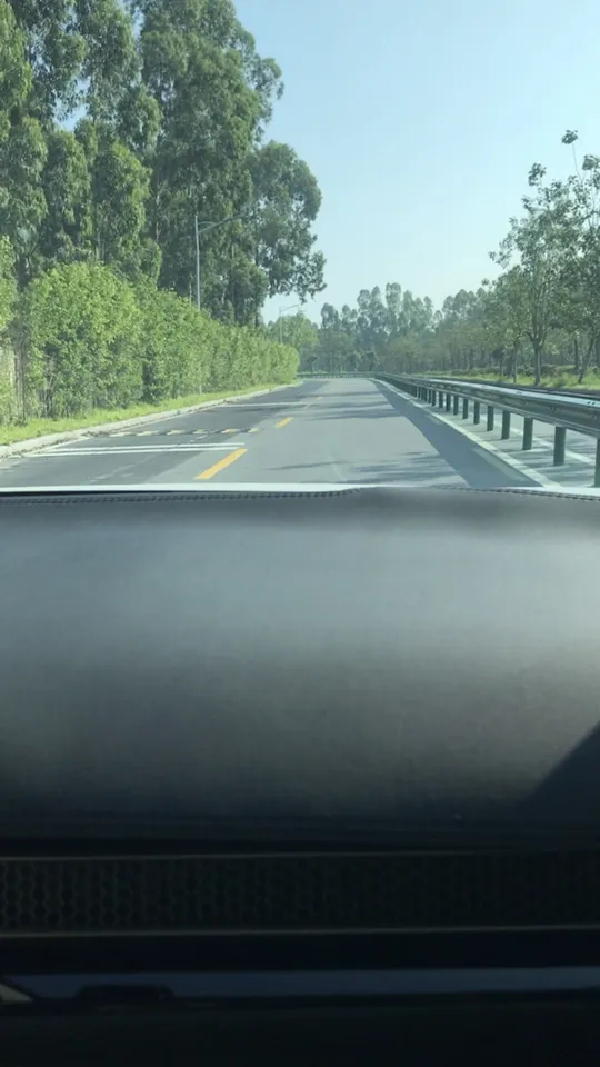 很羡慕会开车的女人感觉会开车的女人很了不起我也想考个驾照可是身边人总是说有很多人