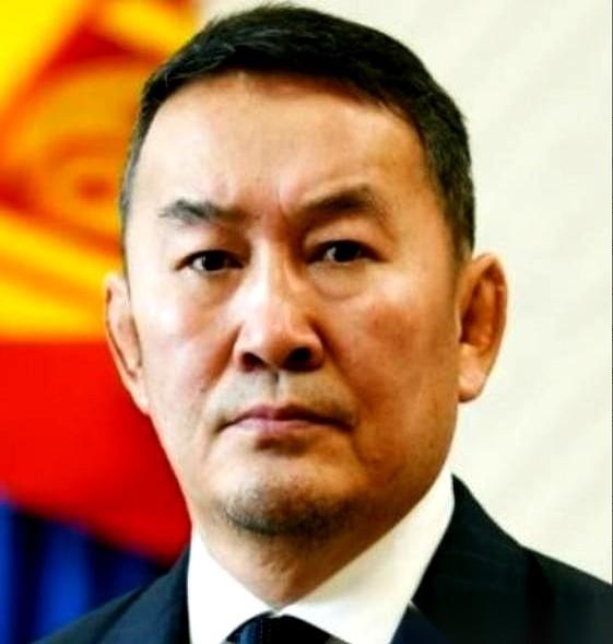 要把美军请进来？
哥们儿，我求求你，先打开地图看一眼行不行？
就俩邻居。
一个中