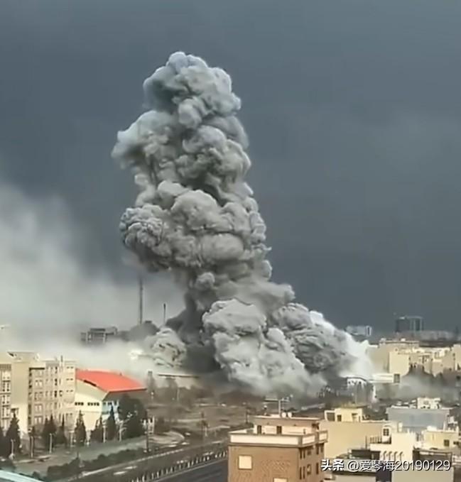 3月4日，伊朗军队发布第10号公告宣称，鉴于美以对伊朗的袭击，总司令哈塔米批准了