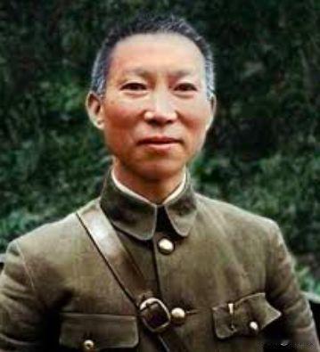 1993 年，97 岁的薛岳被推上法庭受审，法官发问后，他沉默了很长时间，随后悲