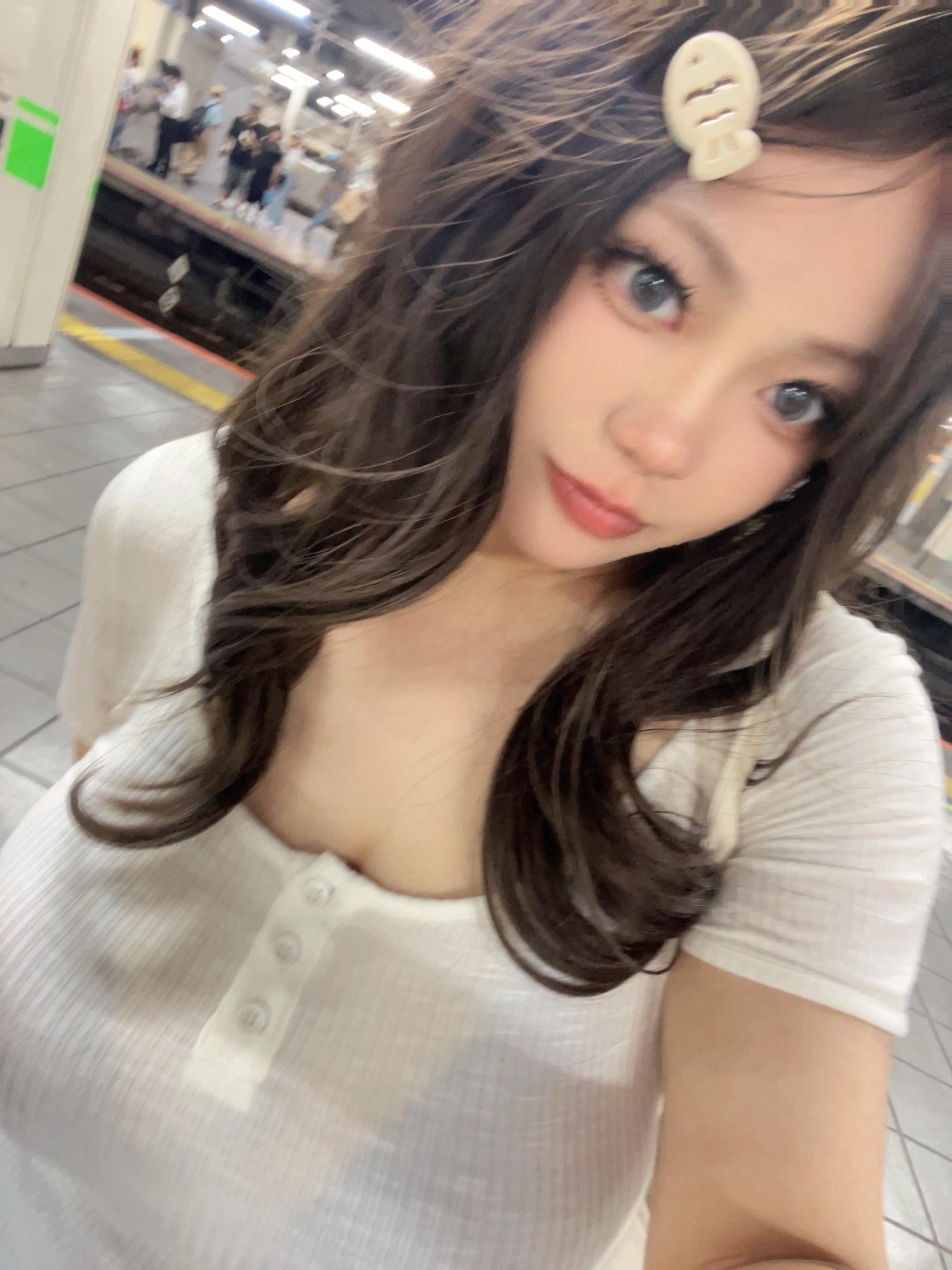 我们的口号是！甜妹甜妹！