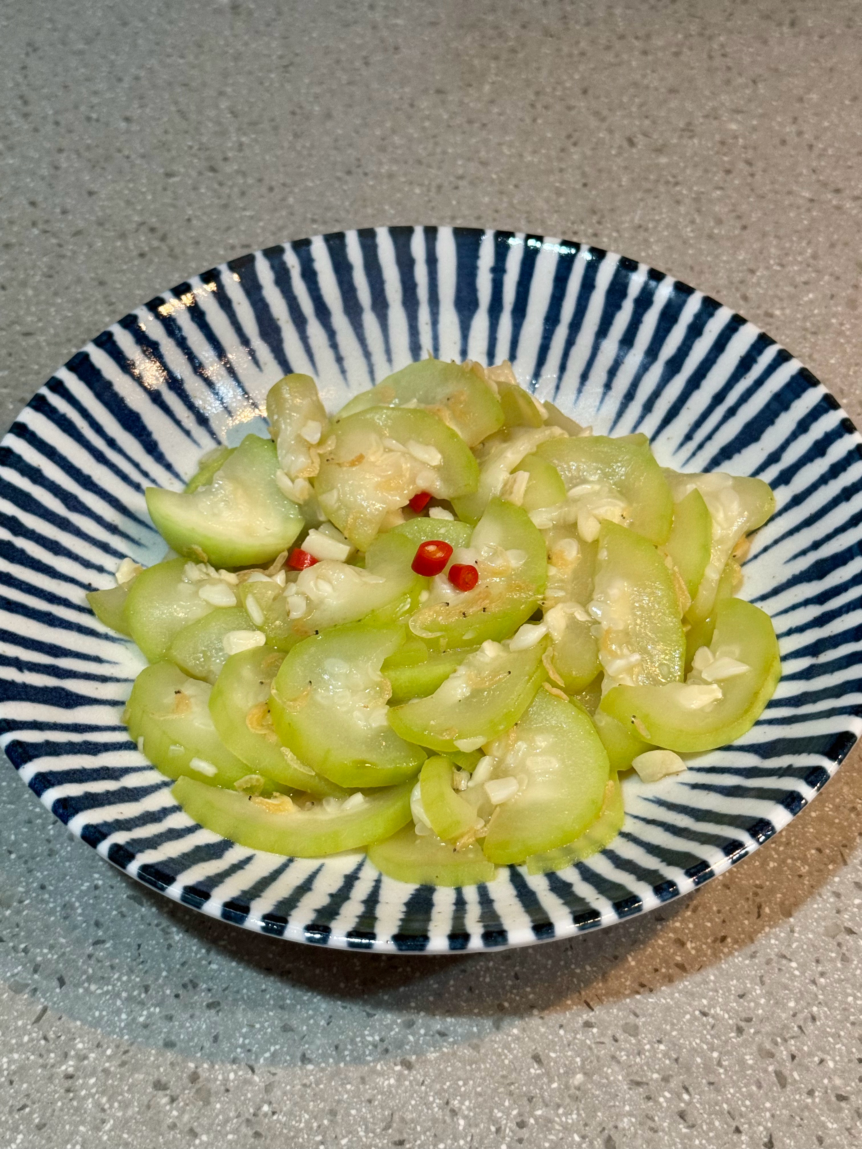 今日份午餐🥢｜惦记很久的夜开花，终于吃上了😋加虾皮和水简单炖煮，蒜末、小米辣