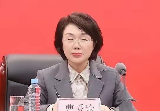 就在今天下午3点多，江西70后曹爱珍上了热搜！曹爱珍今年56岁，是江西赣州宁都人