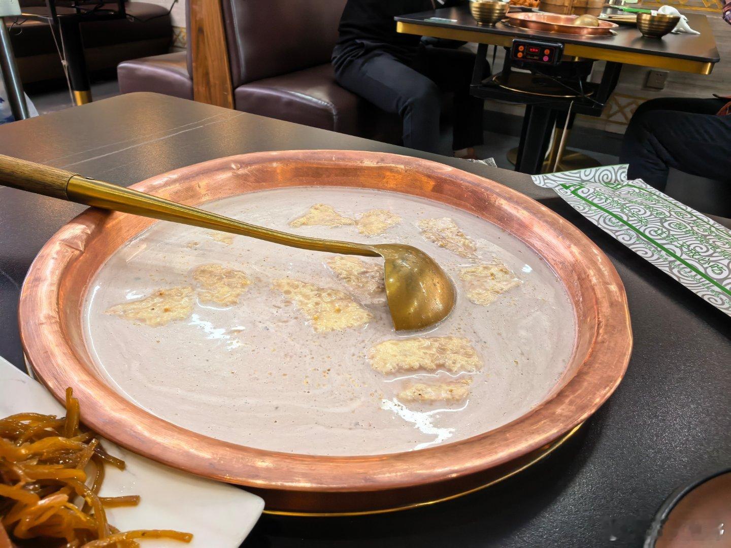 来海拉尔穿雪，早餐都这么豪横。 