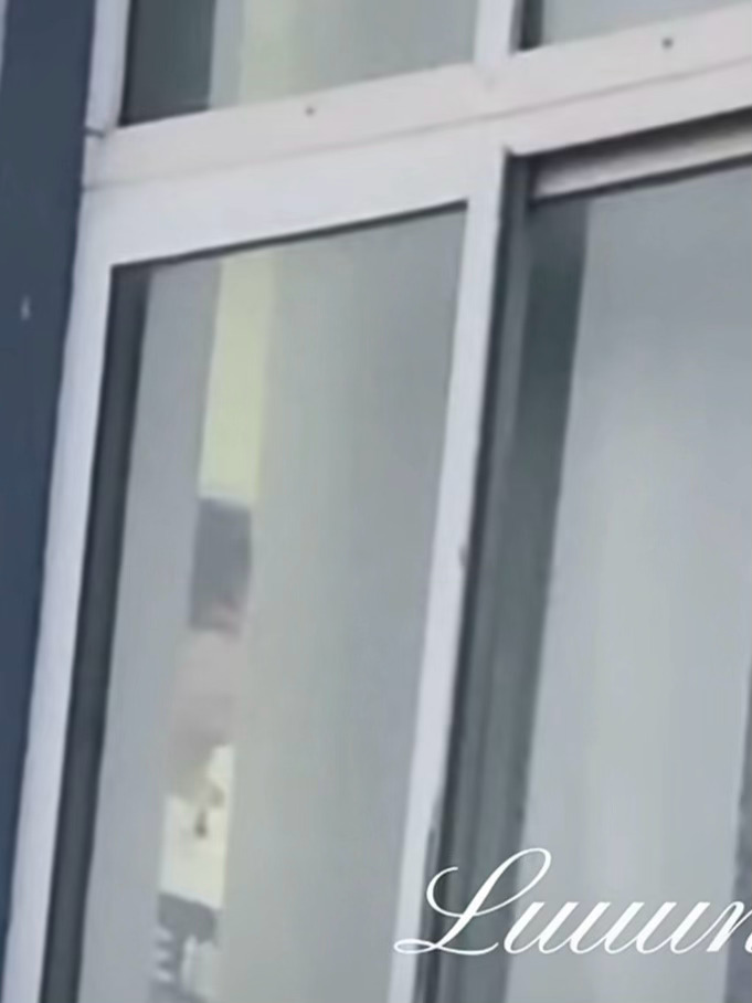 我咋觉得他看见镜头了呢，超绝镜头敏感度乱说的（ 