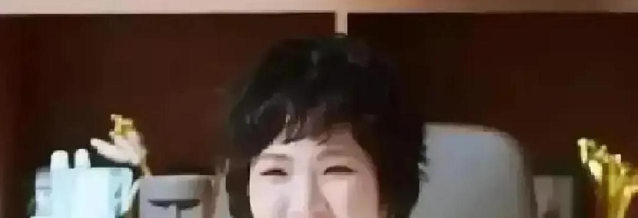 三线城市一套房戴手腕上
 
姚安娜那块Richard Mille，官方价五百七十