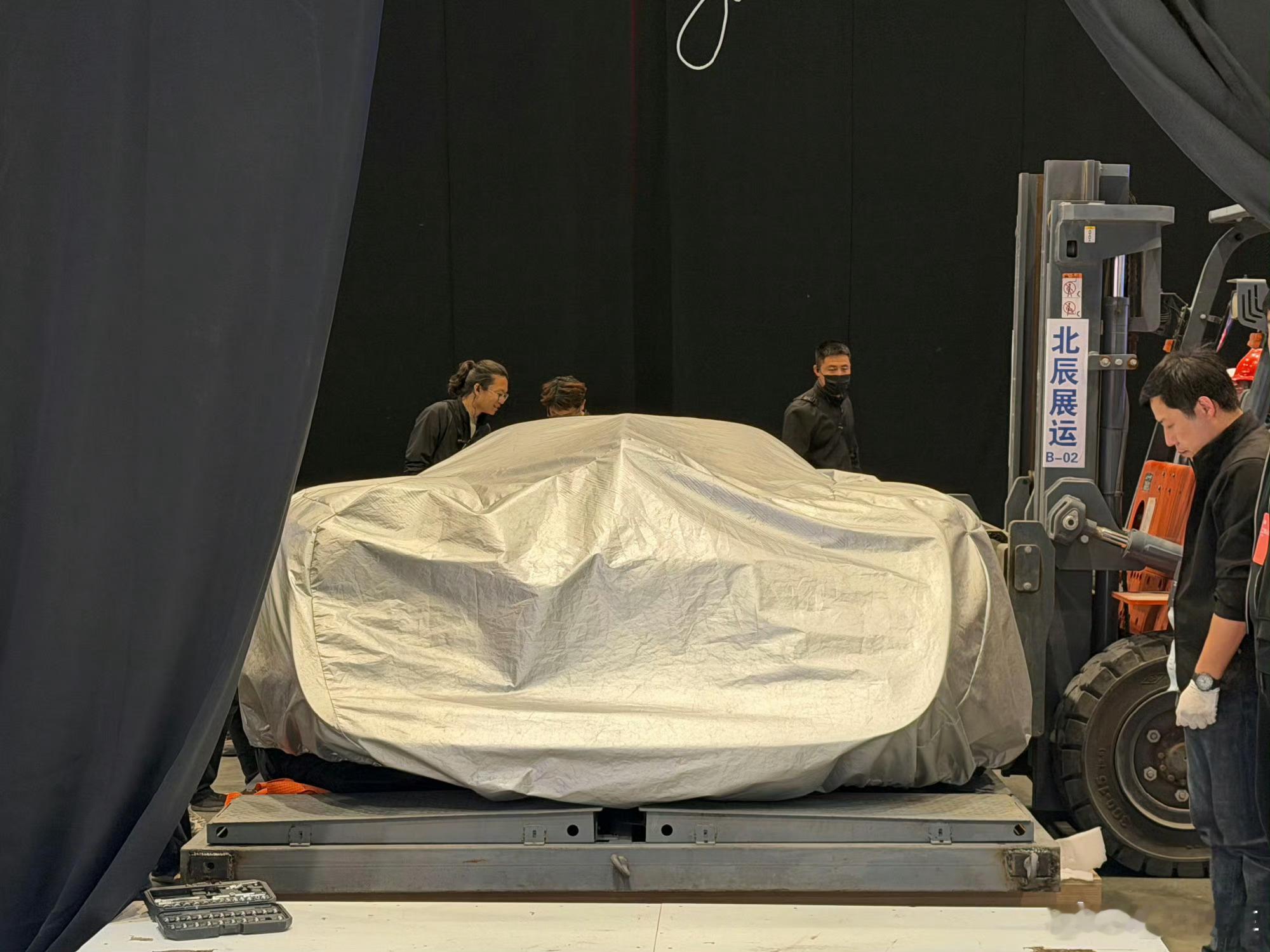 兄弟们，今天车展第一天，早起冲冲冲，带兄弟们云看展！北京车展 北京