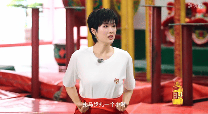 姚安娜听到扎马步一个小时的反应姚安娜这段萌而不自知《非遗之城守护季》探访舞狮基地