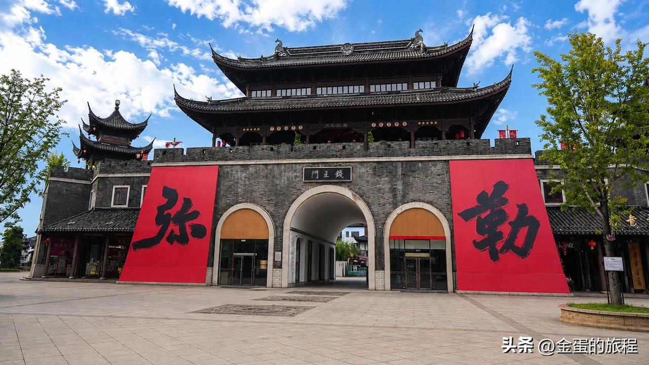 云南红河弥勒，一个地名都很贴切的地方。一到弥勒就快乐，是当地的旅游口号，这里气温