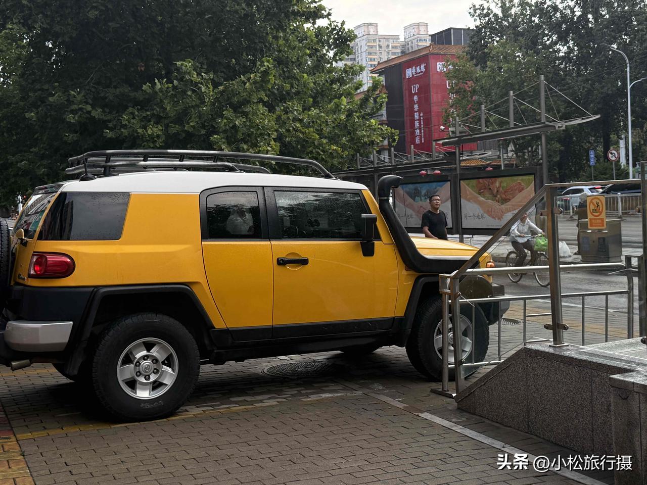 【应对“白海豚” 石家庄公安交警在行动】据媒体报道：针对降雨的影响，自8月12日