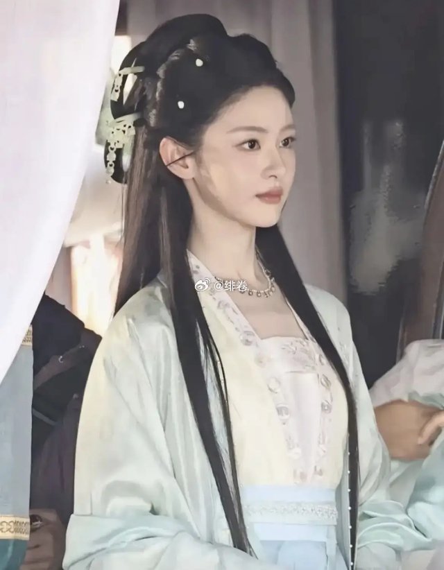 赵晴会不会是下一个欢娱力捧的🌸呢？ 