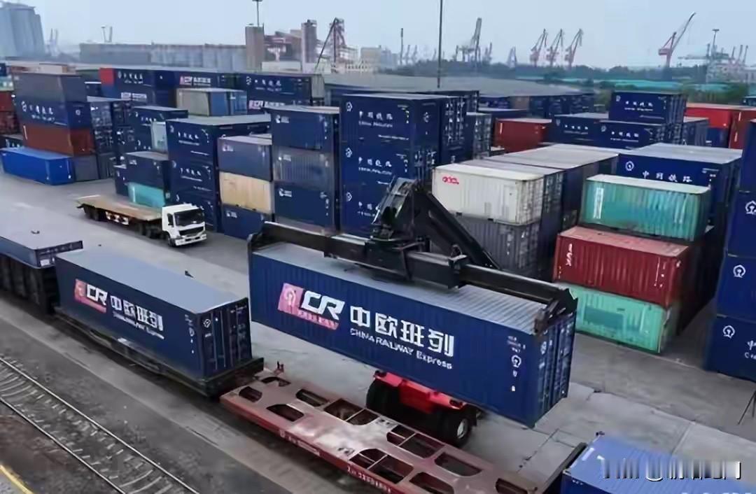 现在国际上有个特别一致的现象：
各国政要访华，行程最后几乎都要往南方跑。

没人