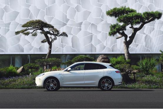 妹妹高考完了，她一直很想来一次说走就走的旅行，这几年因为工作原因，一直遗憾没能带