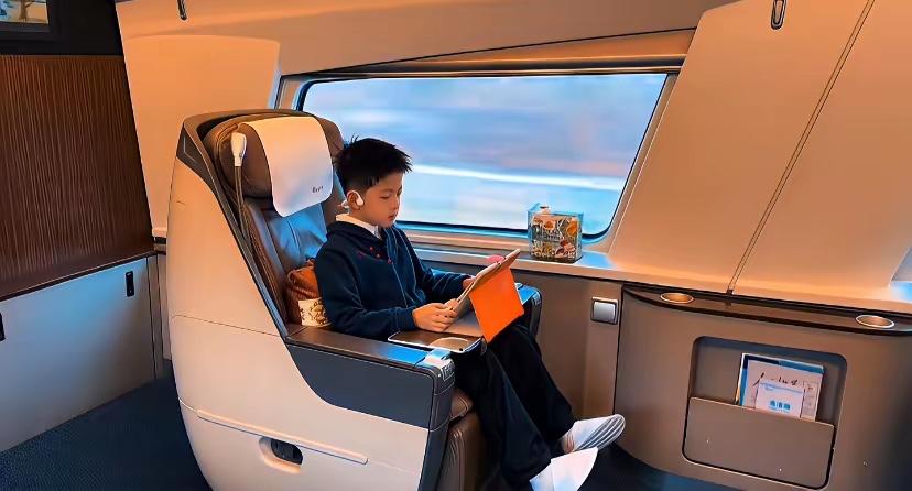 这位同学长大以后应该不愁工作吧