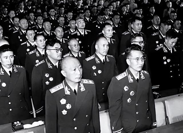 1955年大授衔，他自报中将，拟授少将，为何最终仅被授予大校军衔

杨宗胜，出身