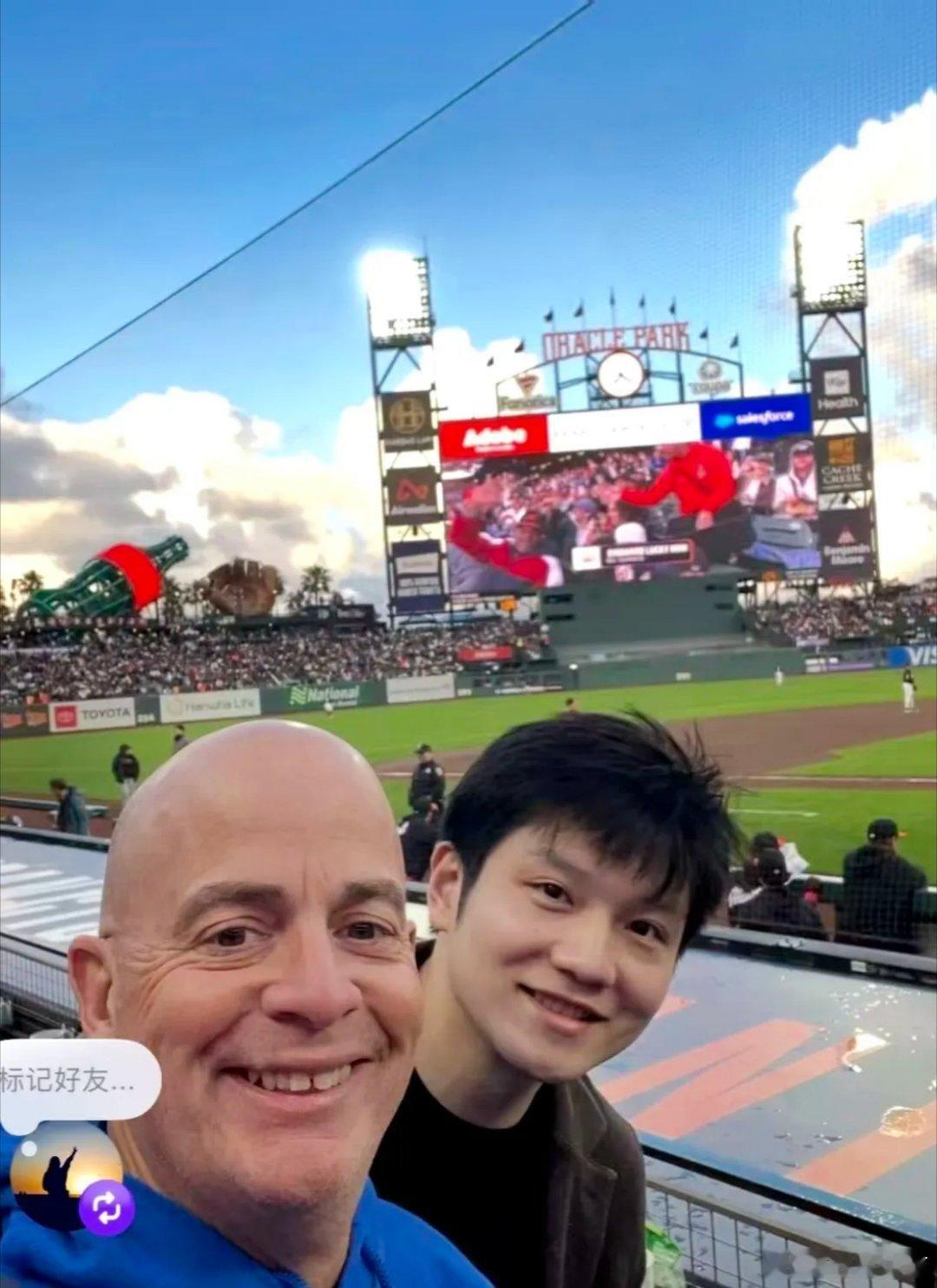 樊振东观战MLB常规赛跨界观赛！樊振东以MLB中国区冠军荣耀大使身份，与MLTT