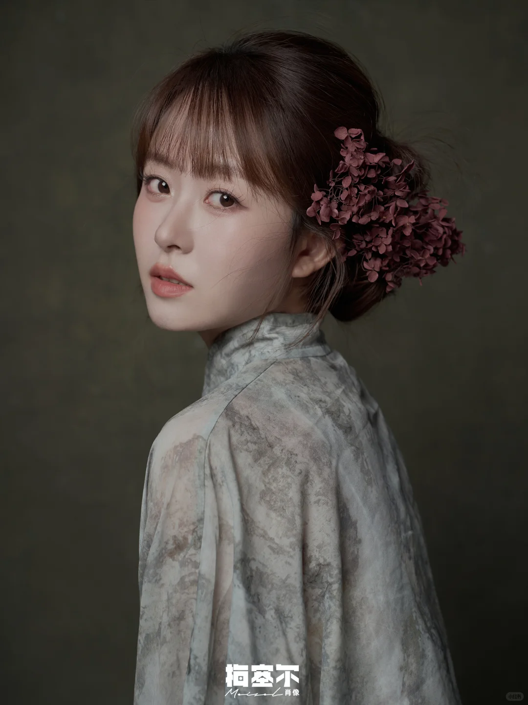 气质如佩兰，她自成浪漫诗呀