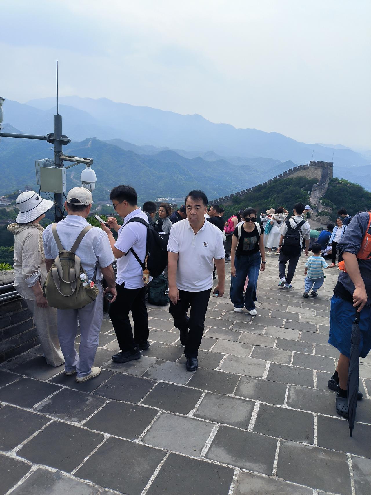 人很多时候还是不能太低调。自从我从北京回来后，有些患者看我眼光都不一样了，以前质