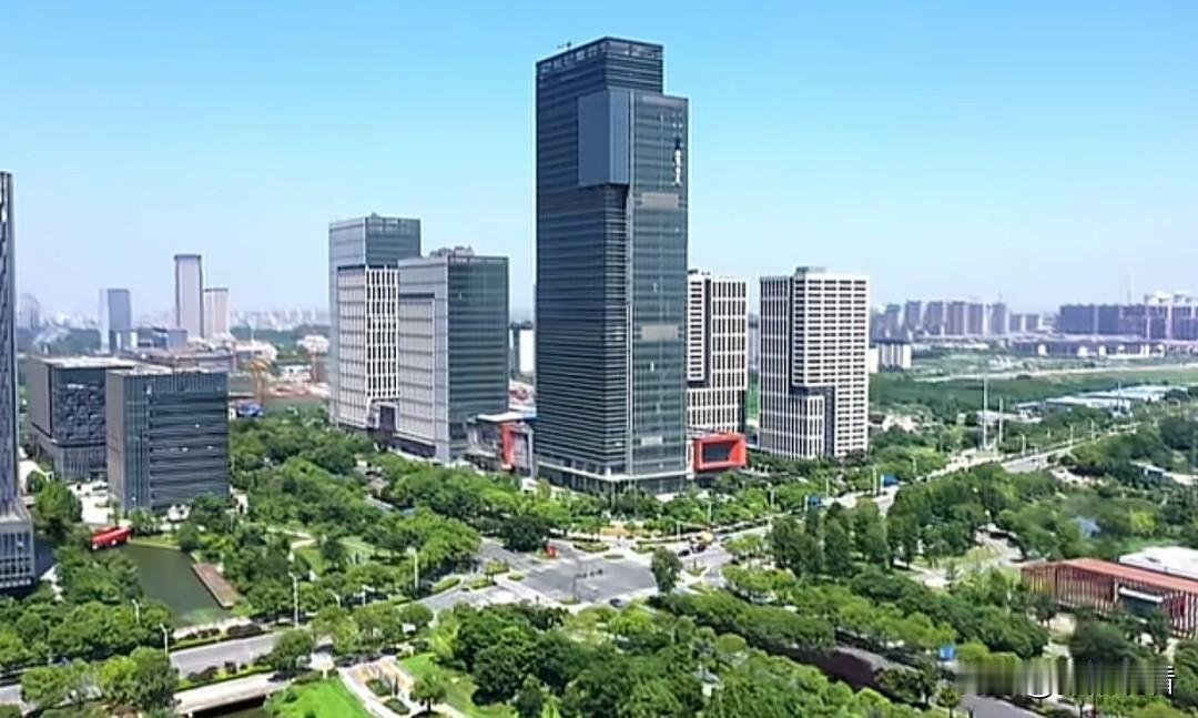 万兆网联智慧仓 扬州移动赋能物流产业数字蝶变了。
 
清晨六点的扬州宝应泾河物流