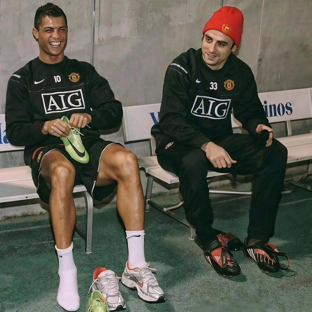 C罗c罗 嘎嘎乐的卷毛小黑狗 