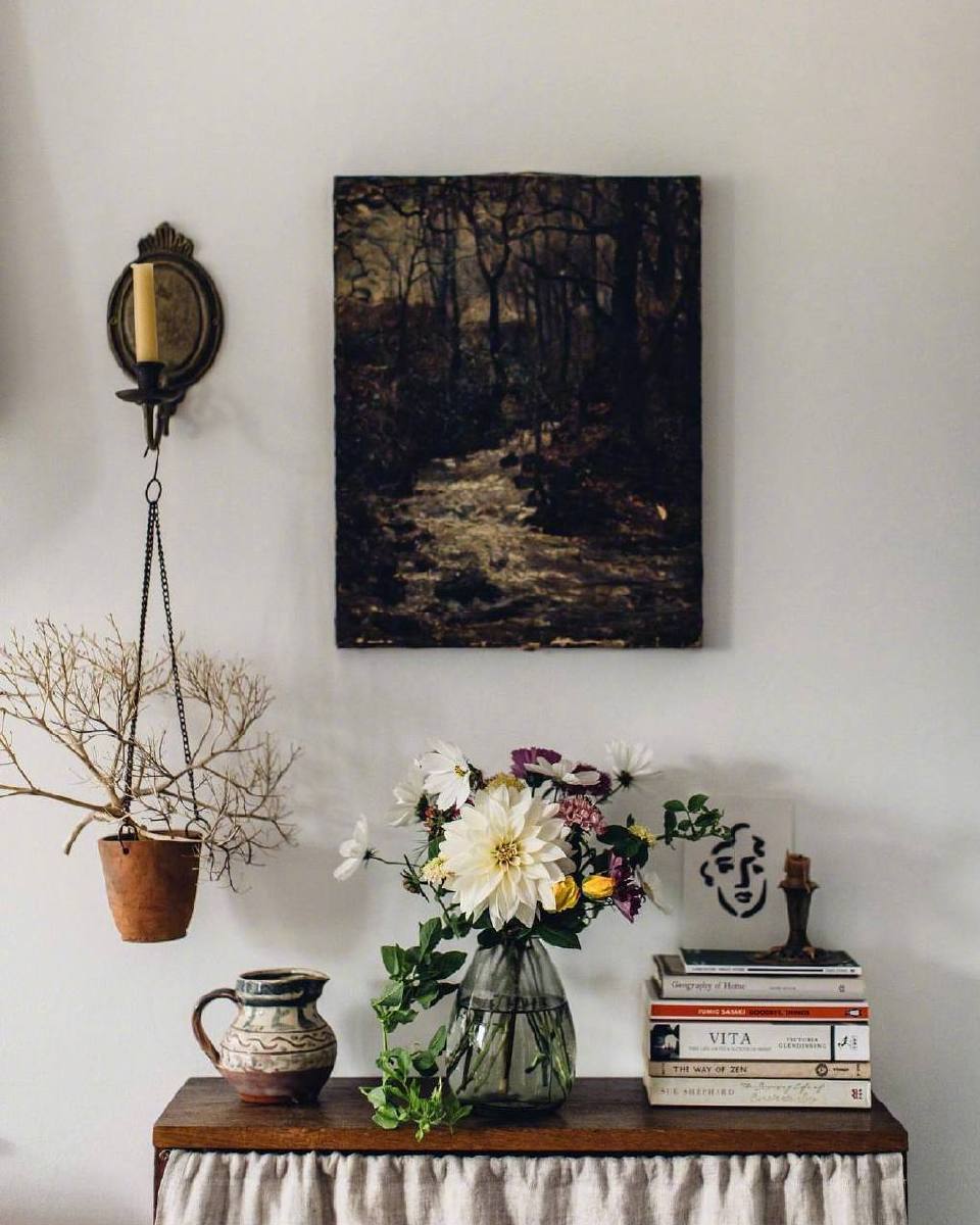 有哪些你觉得美到窒息的诗句？01.世间草木皆美，人不是。中药很苦，你也是。一一冯