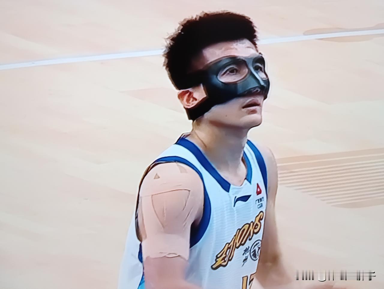 孙铭徽昨晚再一次以大师级的表现，征服了国家队主教练郭士强，征服了全国球迷。上一届