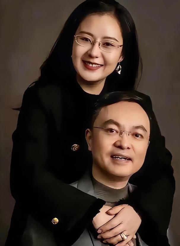 现在估计最开心的就是蔡磊的老婆段睿了！没想到，蔡磊真的成功了！推出的渐冻症药遥遥