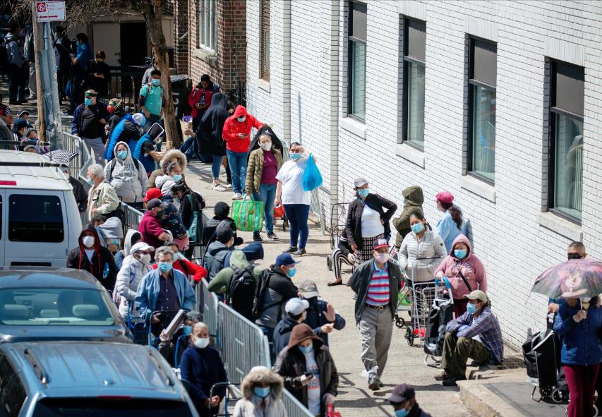 就问特朗普急不急，如今美国国债已经悄咪咪冲破39万亿美元，更吓人的是，从38万亿