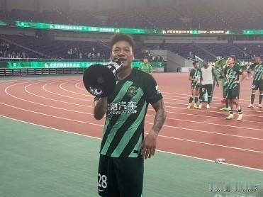 中超绯闻转会---岳鑫…岳鑫还有10来天和浙江队合同到期，有消息说中超冠军海港有