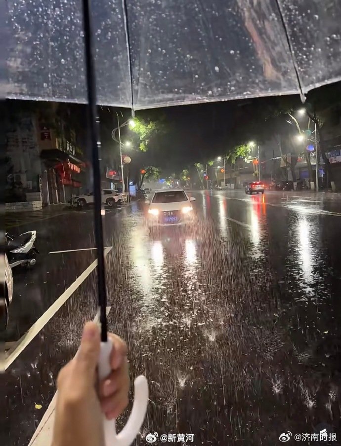 【#山东多地现12级雷暴大风#】#山东德州多地下冰雹#  据山东省气象台消息，6