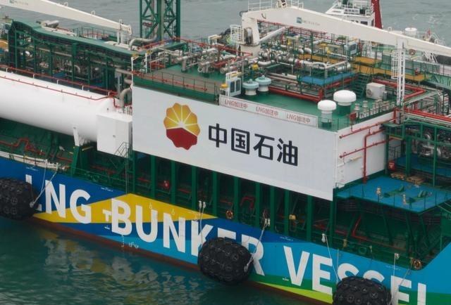 一个穷国，一个没有势力的小国家，竟然曾敢强行驱逐中石油工作人员，驱逐华人，和中国