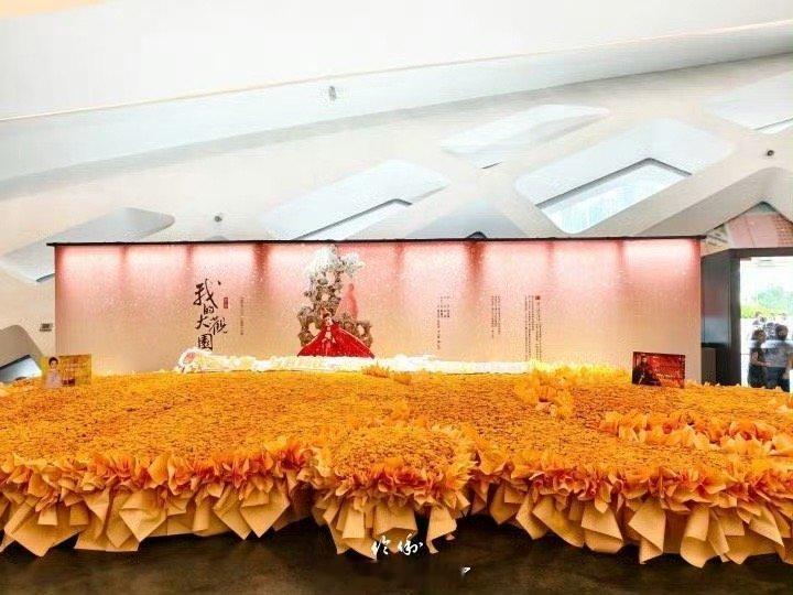 粉丝送陈丽君5万多玫瑰这场面可太震撼了粉丝的这份爱意真的沉甸甸 ​​​