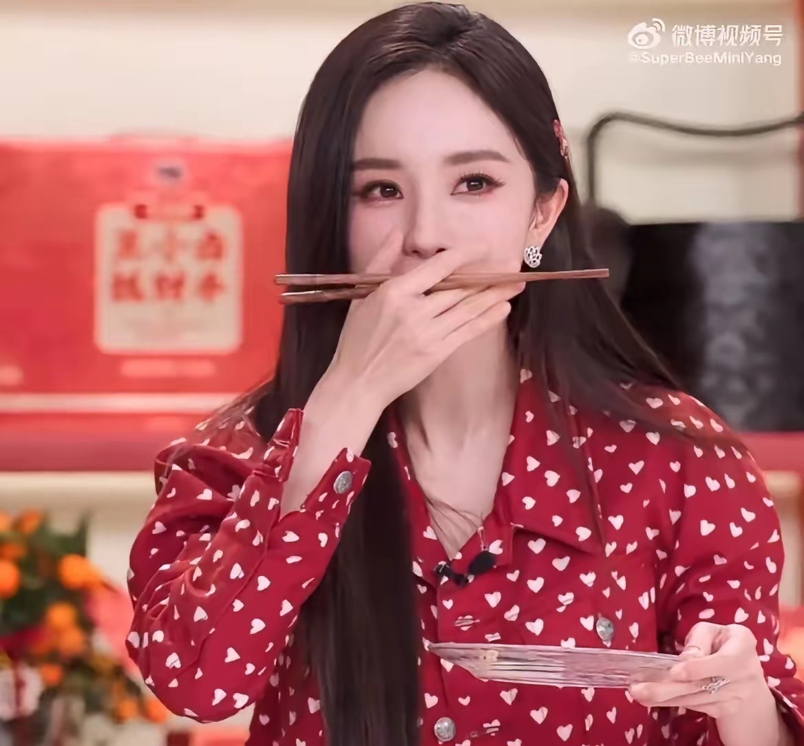 体重不过百？在镜头前，你依然是个“胖子”。你看到90斤的她，镜头已经帮你“加码”