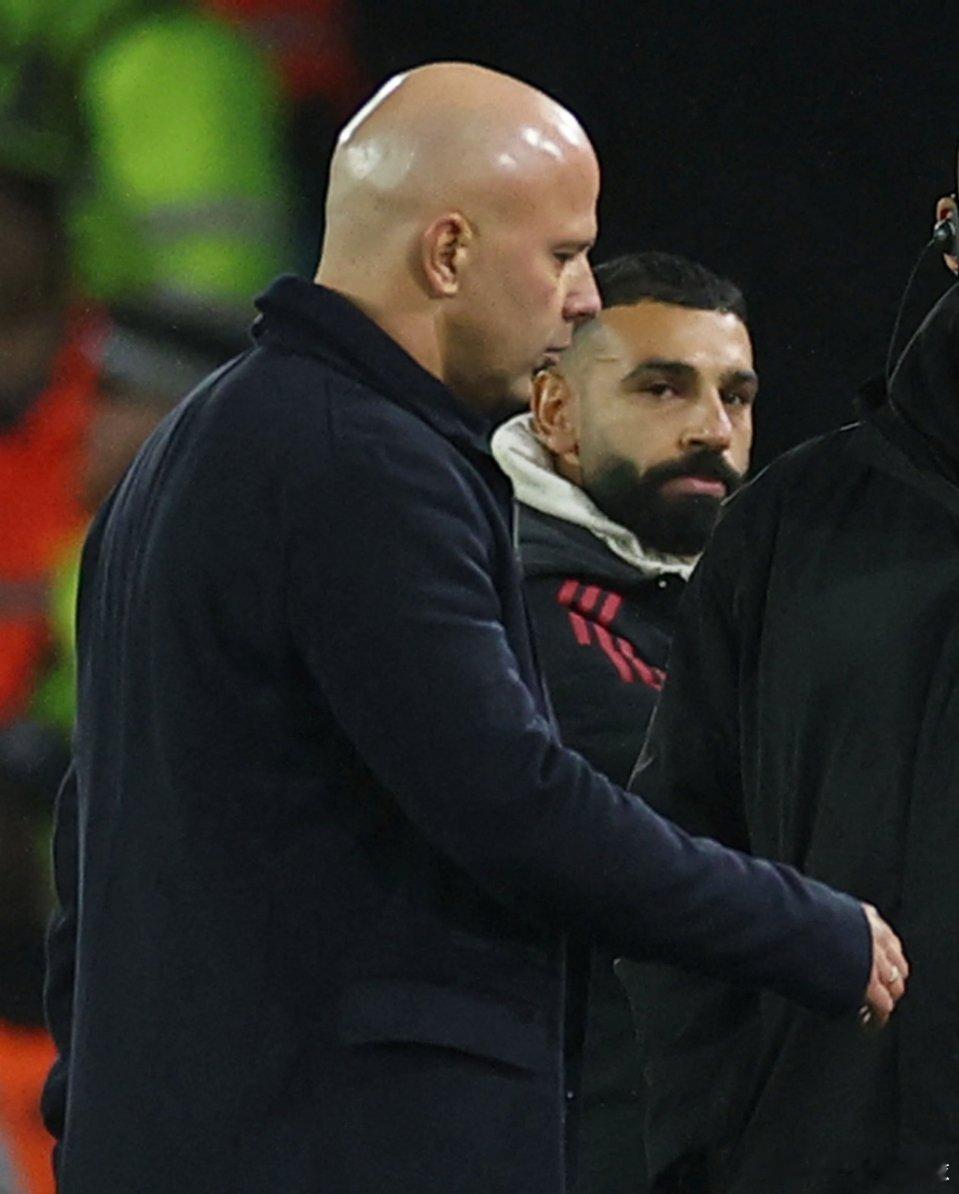 罗马诺报道，在与发表爆炸言论后，萨拉赫可能将缺席利物浦周二前往意大利对阵国际米兰